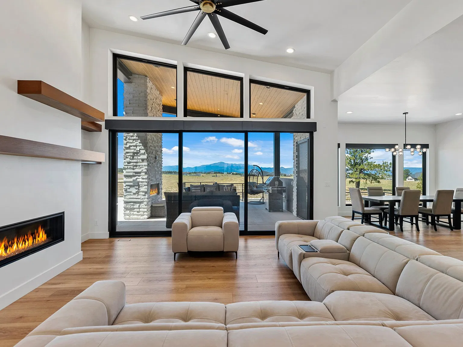 5 bed, 5512 sqft, $4,700 — Photo 3