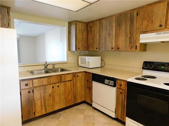 3rd image of 2400 Winding Creek Blvd Building 201-17