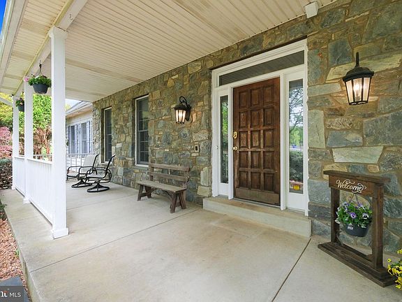 2nd image of 22301 Flintridge Dr
