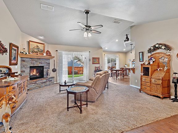 3rd image of 1972 Harpazo Ln