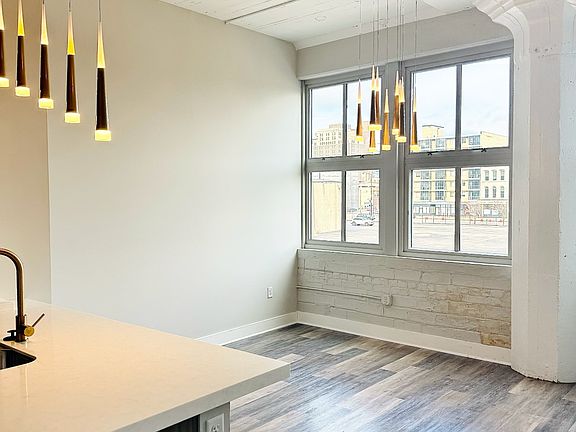 3rd image of 113 E 3rd St APT 221
