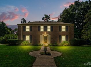 1434 W Downer Pl, Aurora, IL 60506