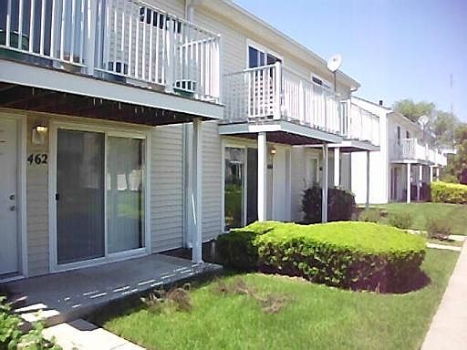 2nd image of 504 Meadow Green Ln