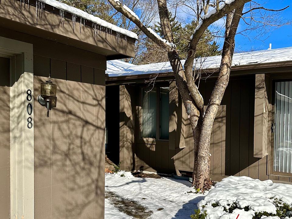 1st image of 808 Brook Village Ct