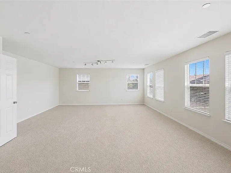 1689 Tivoli St — Photo 22
