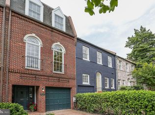 3332 Dent Pl NW, Washington, DC 20007