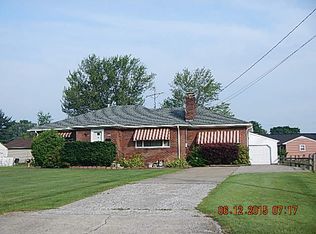 2004 Madison St, Farrell, PA 16121