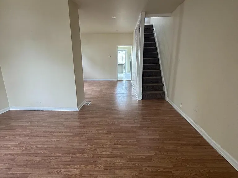 136 Webster St — Photo 5