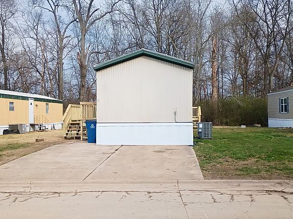 3rd image of 31 Deerwood Park