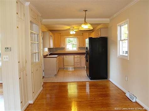 Dining Area & Kitchen