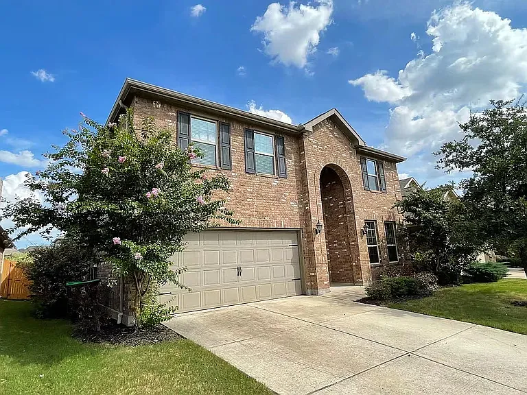 Building Photo - 1700 Medina Ln