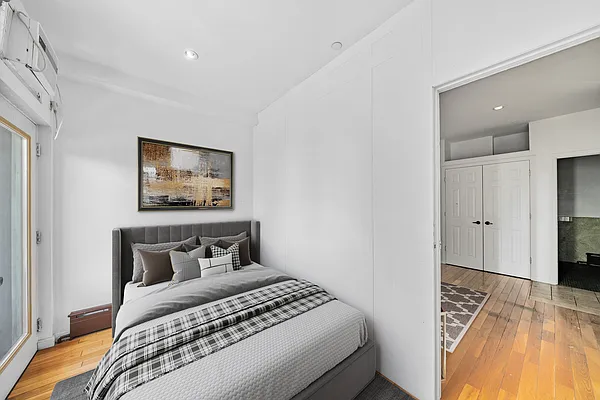 Rented by Vector New York, LLC | media 16