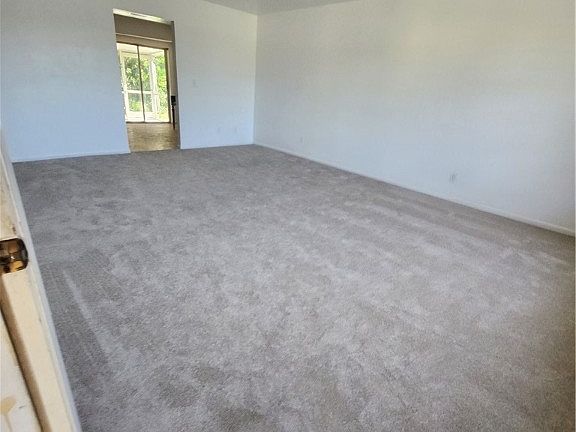 5th image of 1001 SE 24th Ave #C