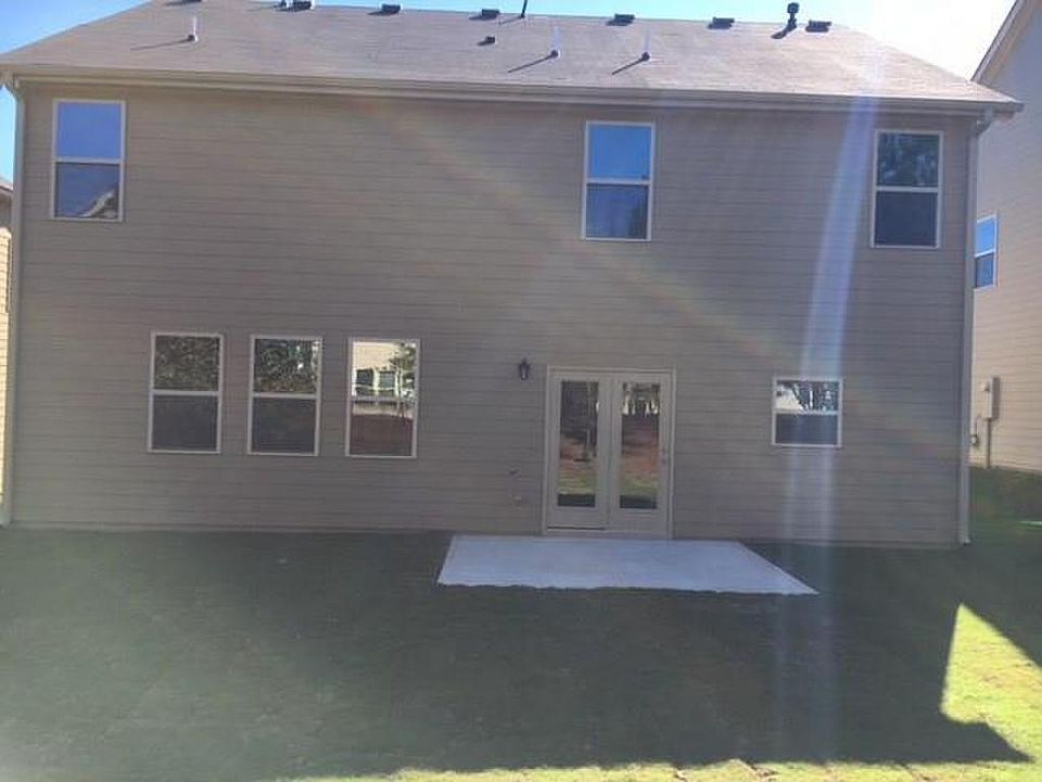 2nd image of 1069 Roanoke Ave
