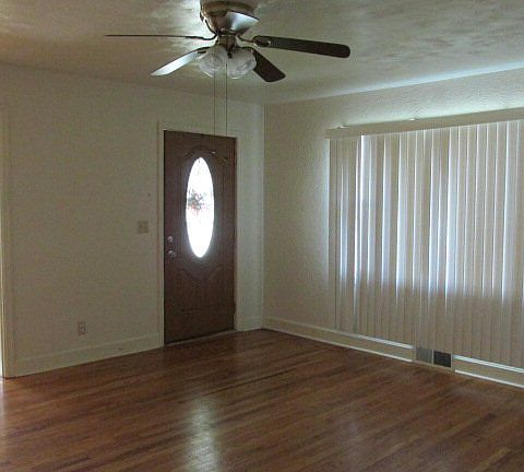 2nd image of 556 Lexington Dr