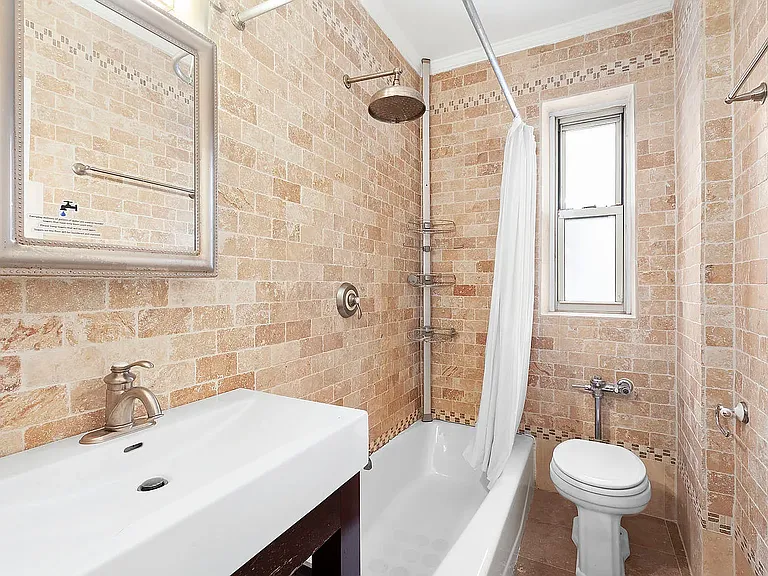 210 W 19th St #5B — Photo 2