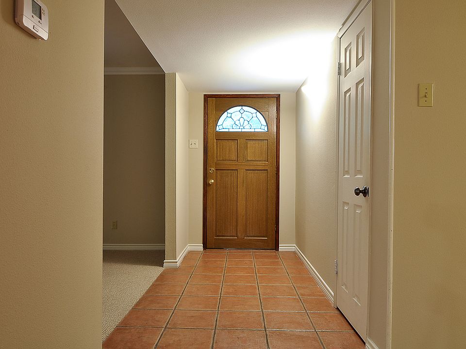 1st image of 6724 Town Bluff Dr