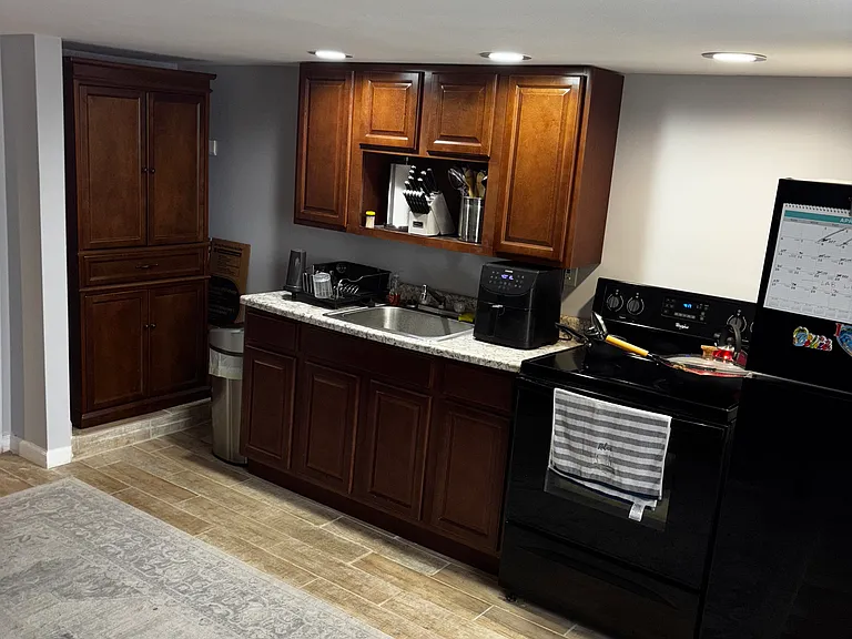 44 S Union Ave #LOWER LEVEL — Photo 1
