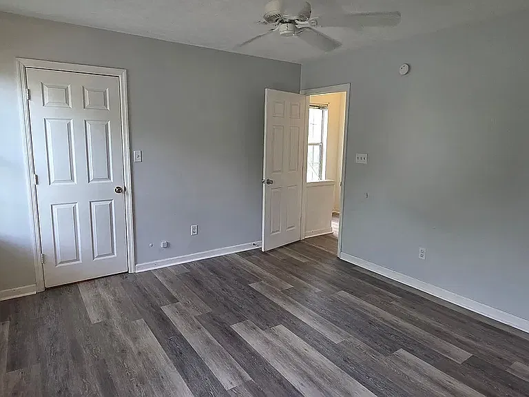 2 bed, 2.5 bath, 1408 sqft, $1,800 — Photo 2