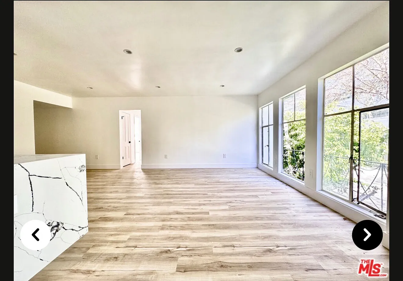 121 S. Crescent Dr. - D — Photo 2