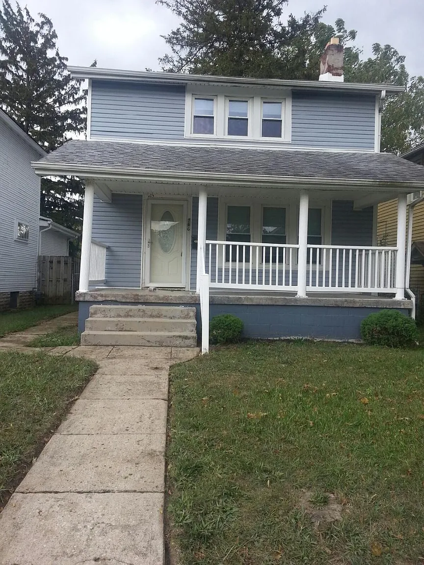 766 S Richardson Ave photo 1