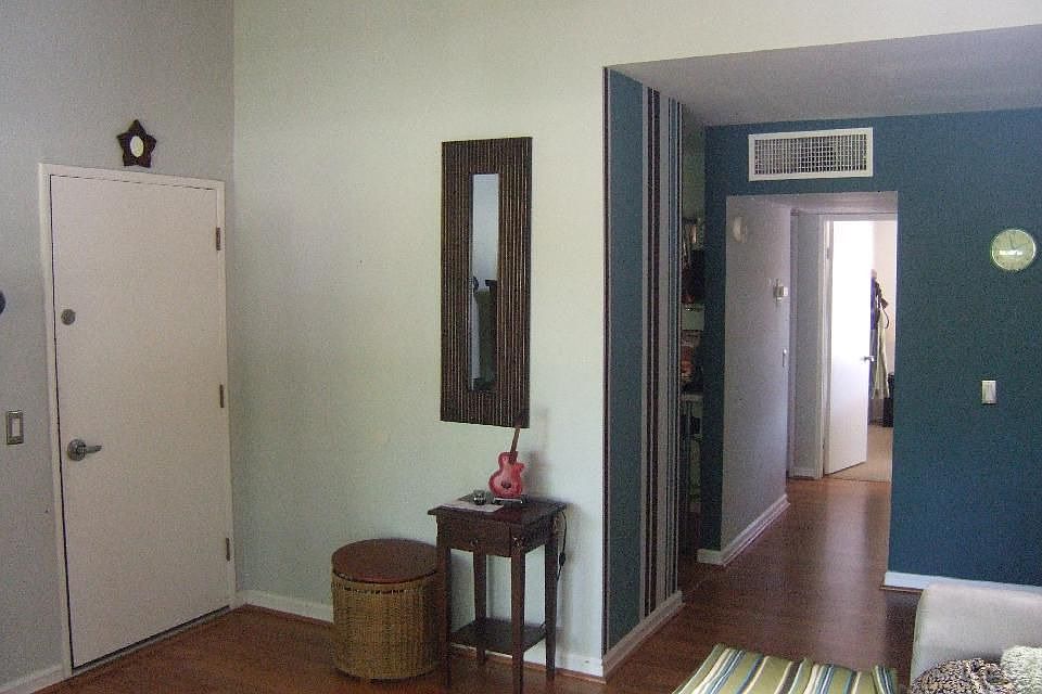 2nd image of 18350 Hatteras St APT 239