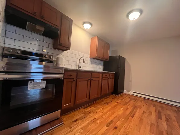 226 Crown St #C, Meriden, CT 06450