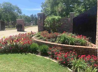 224 Longleaf Dr, Longview, TX 75602
