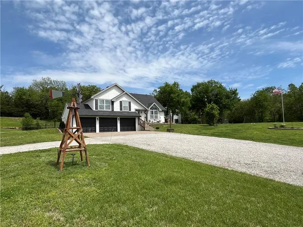 964 N Highway 5, Lansing, KS 66043