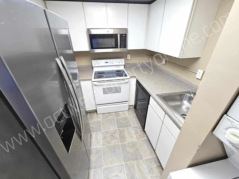 952 Georgia Ave #3 — Photo 9