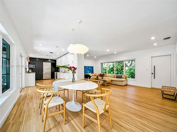 5th image of 1010 Placetas Ave