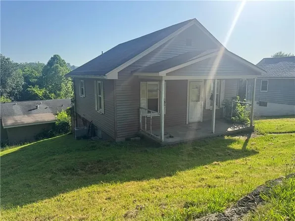 112 Wide St, Houston, PA 15342