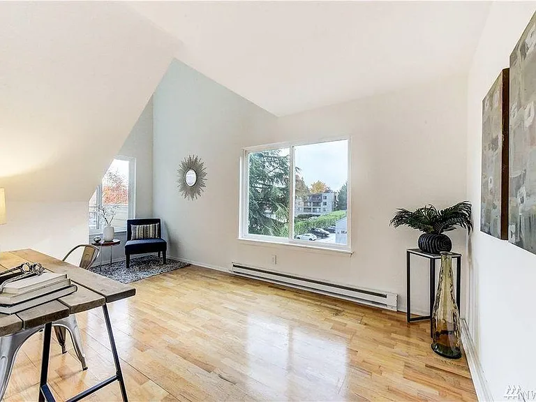 5834 NE 75th St #B301 — Photo 14