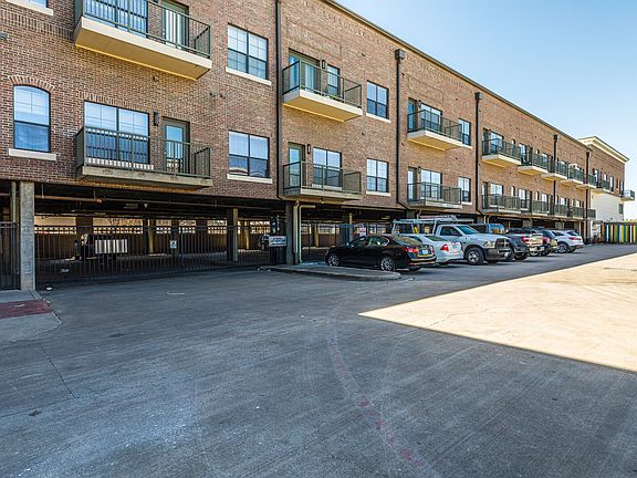 4th image of 330 Austin Ave #216