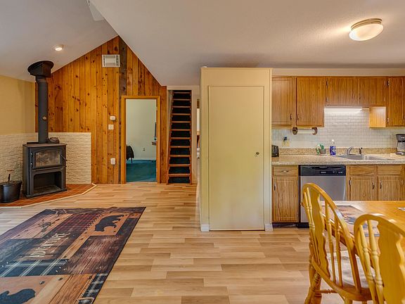 4th image of 129 Hodgeman Hill Road