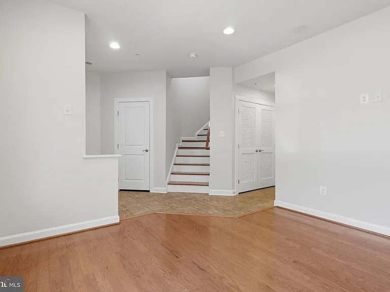 3589 Katherine Way — Photo 6