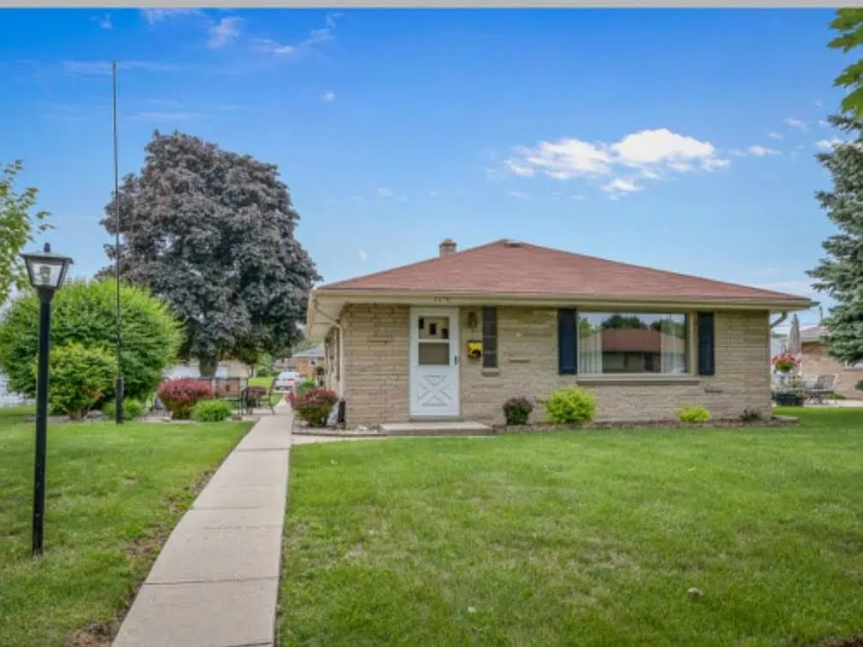 1417 W Leroy Ave