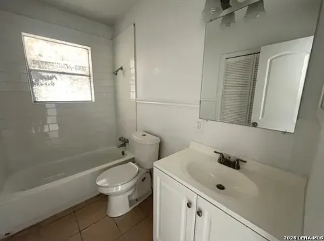 2205 Louise St — Photo 7