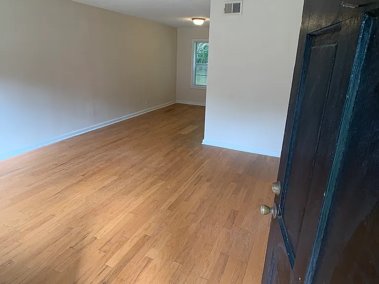1662 Valley Ave — Photo 3