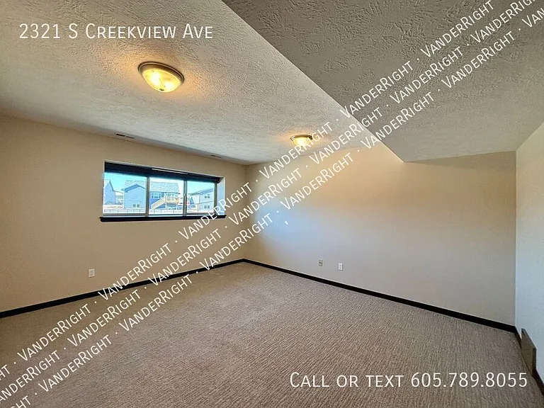 2321 S Creekview Ave — Photo 13
