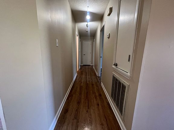 5th image of 1369 Little Rd