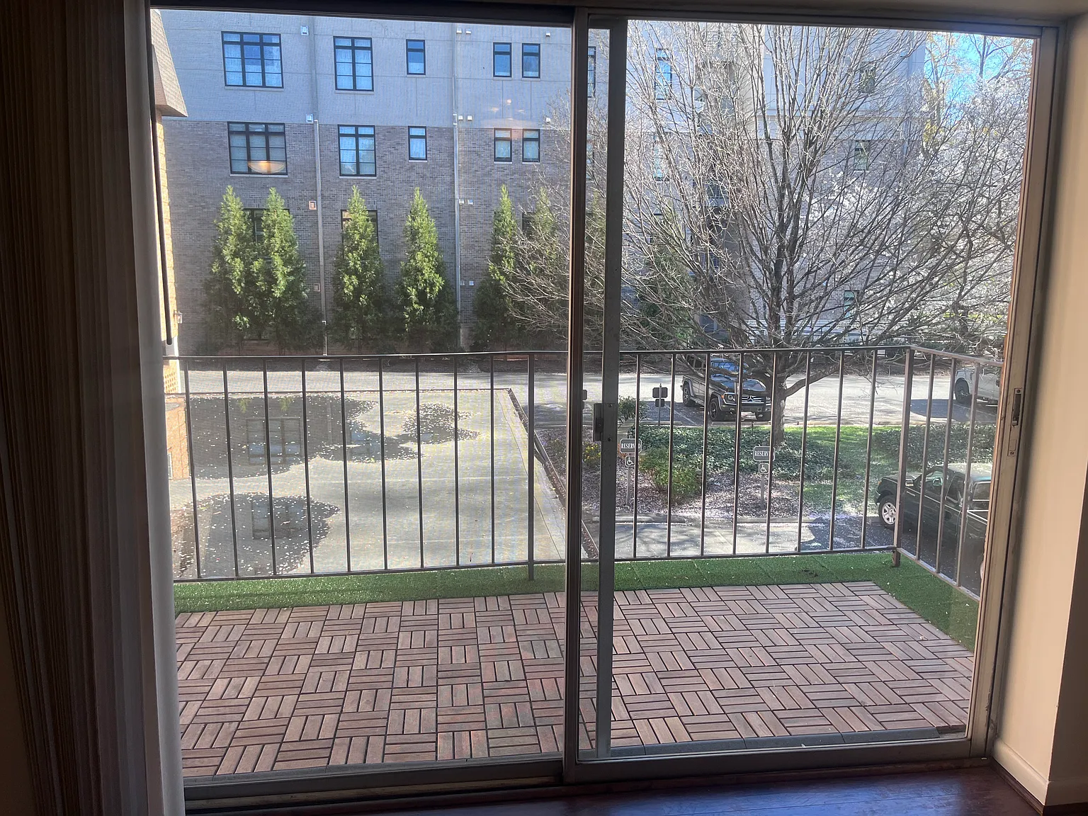 2 bed, 1.5 bath, 1057 sqft, $2,000 — Photo 3