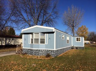 2530 Lawndale Rd, Grand Forks, ND 58201