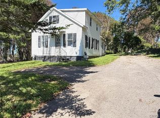 9481 Sessions Rd, Sauquoit, NY 13456