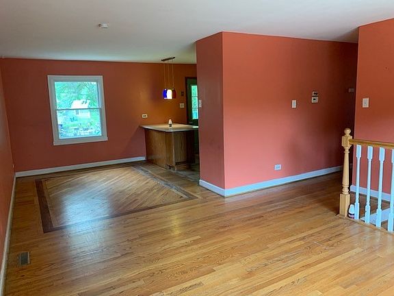 3rd image of 1755 Forest Glen Ave