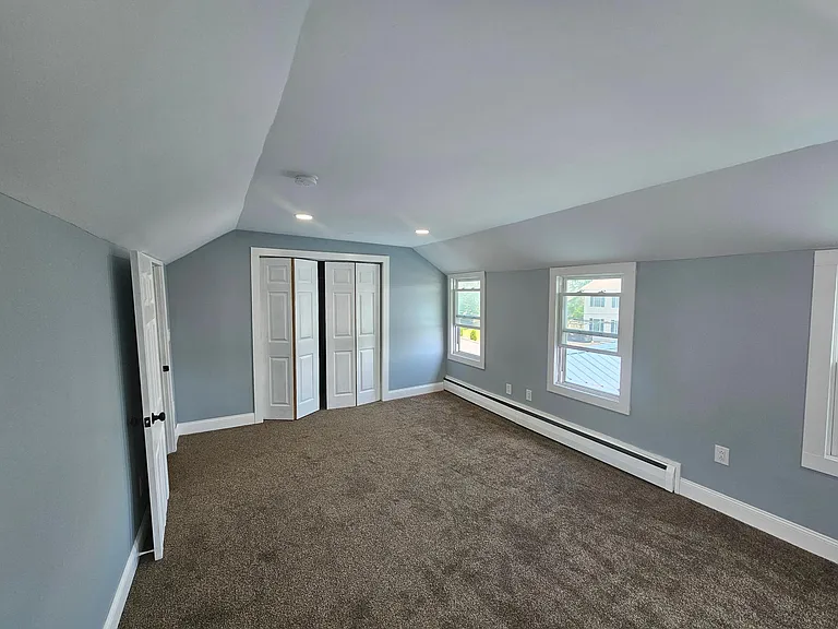 657 Middle St — Photo 3