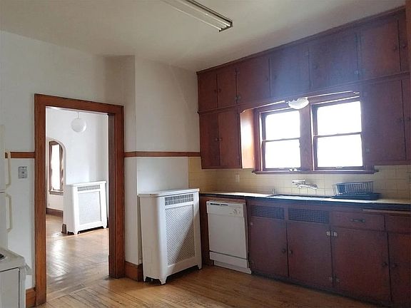 3rd image of 3369B N Bartlett Ave