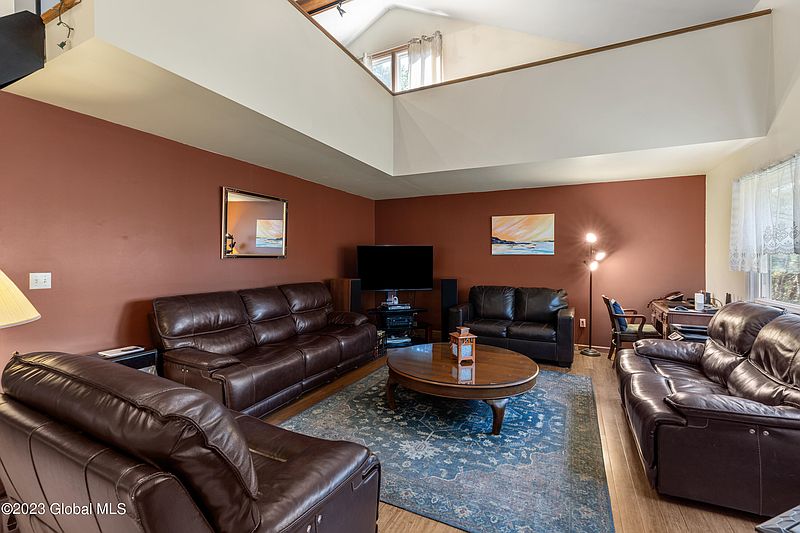 5th image of 3114 Coach Road