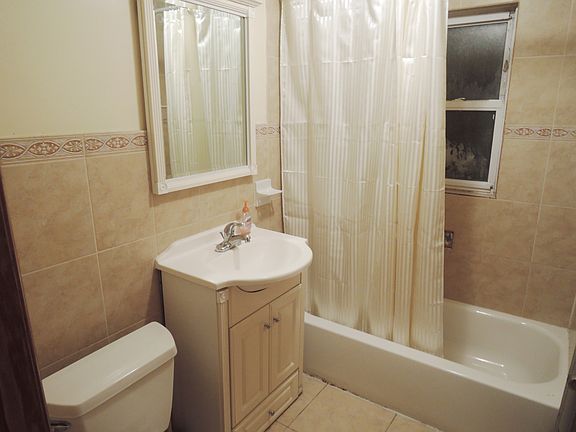 4th image of 2125 28th St