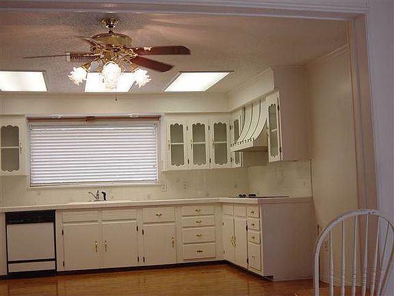 5th image of 6286 Barrows Dr